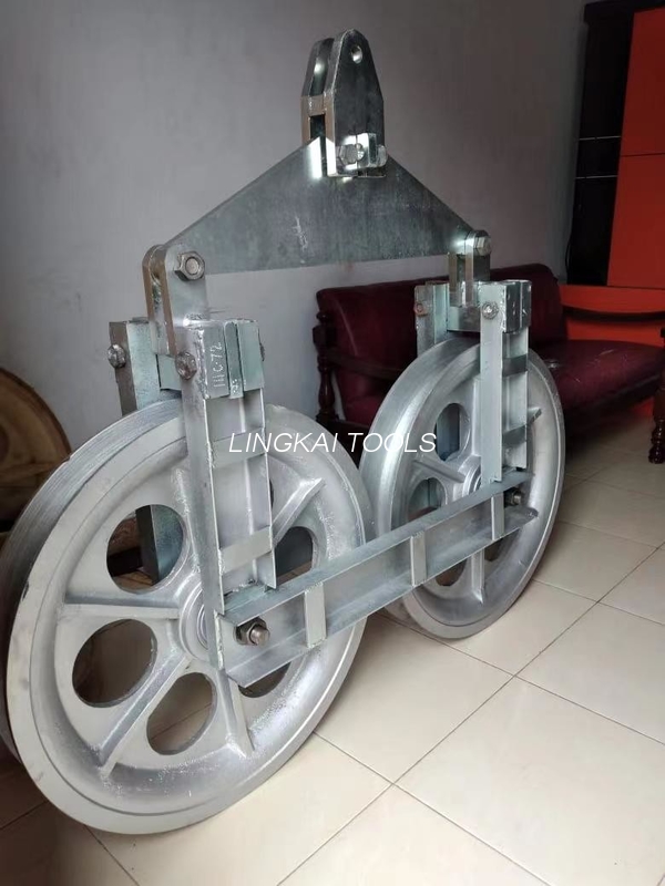 Satu Konduktor Tandem Sheaves Stringing Blocks Untuk Pembinaan Talian Kuasa