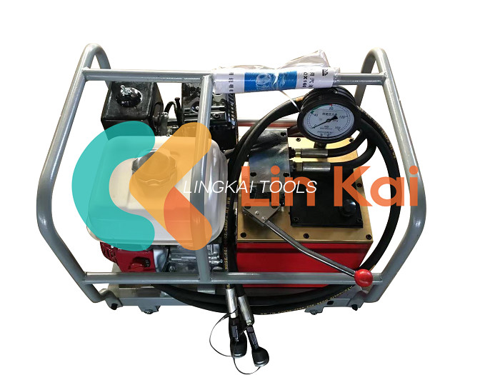 Alat Pengelim Hidraulik Tekanan 300T 70/94 MPa Lejang 22-35mm untuk Mampatan Tugas Berat