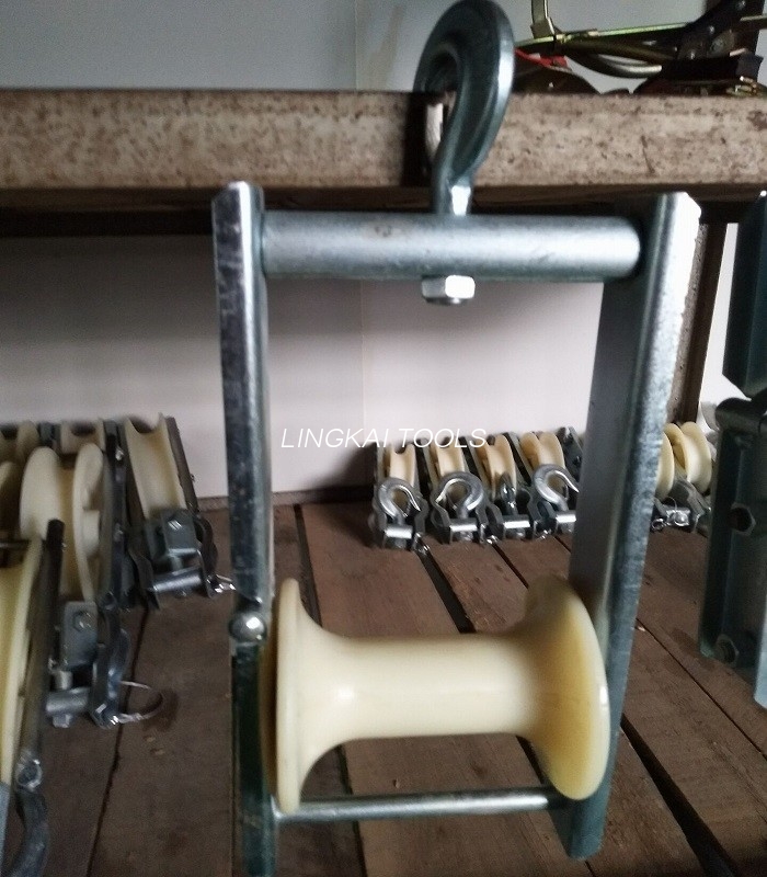 Penggelek Nilon Kabel Konduktor String Blok 5 KN Galvanzied Frame