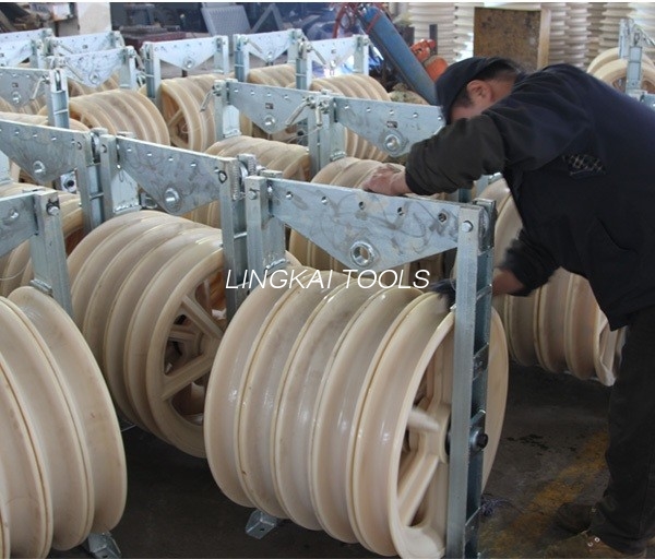 MC Nylon Wheels OPGW Wire Stringing Pulley Block Dengan Rangka Keluli Bergalvani