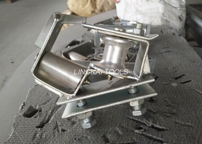 Roda Aluminium Nylon Sheave Ditetapkan Pada Tiang Untuk Konduktor Menarik Lengan Sudut Skyward Stringing Pulley Block