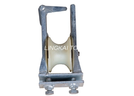 Menara Talian Transmisi 0.5T Dan 2T Crossarm- Dipasang Stringing Blocks